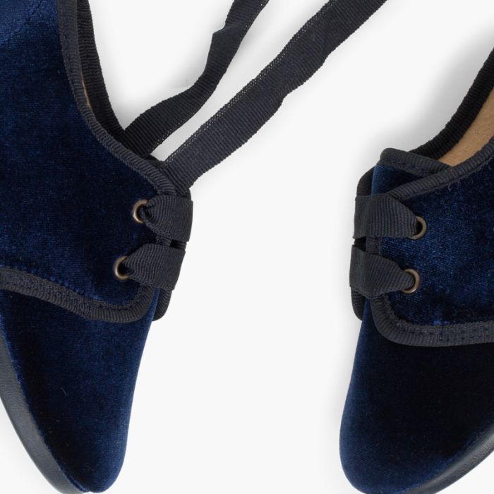 Scarpe di velluto con lacci Calzature fabbricate in Spagna